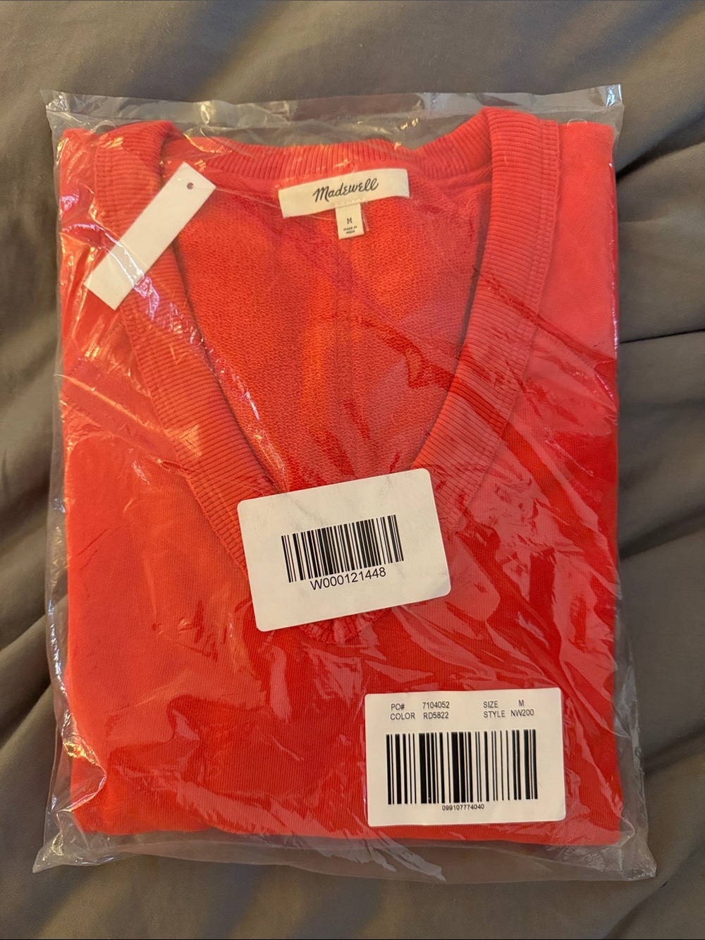 Madewell women’s' V-Neck Sweatshirt NWT size M